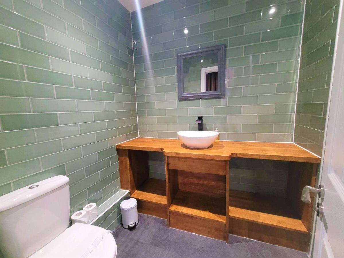 New County Hotel & Serviced Apartments By Roomsbooked Gloucester Ngoại thất bức ảnh