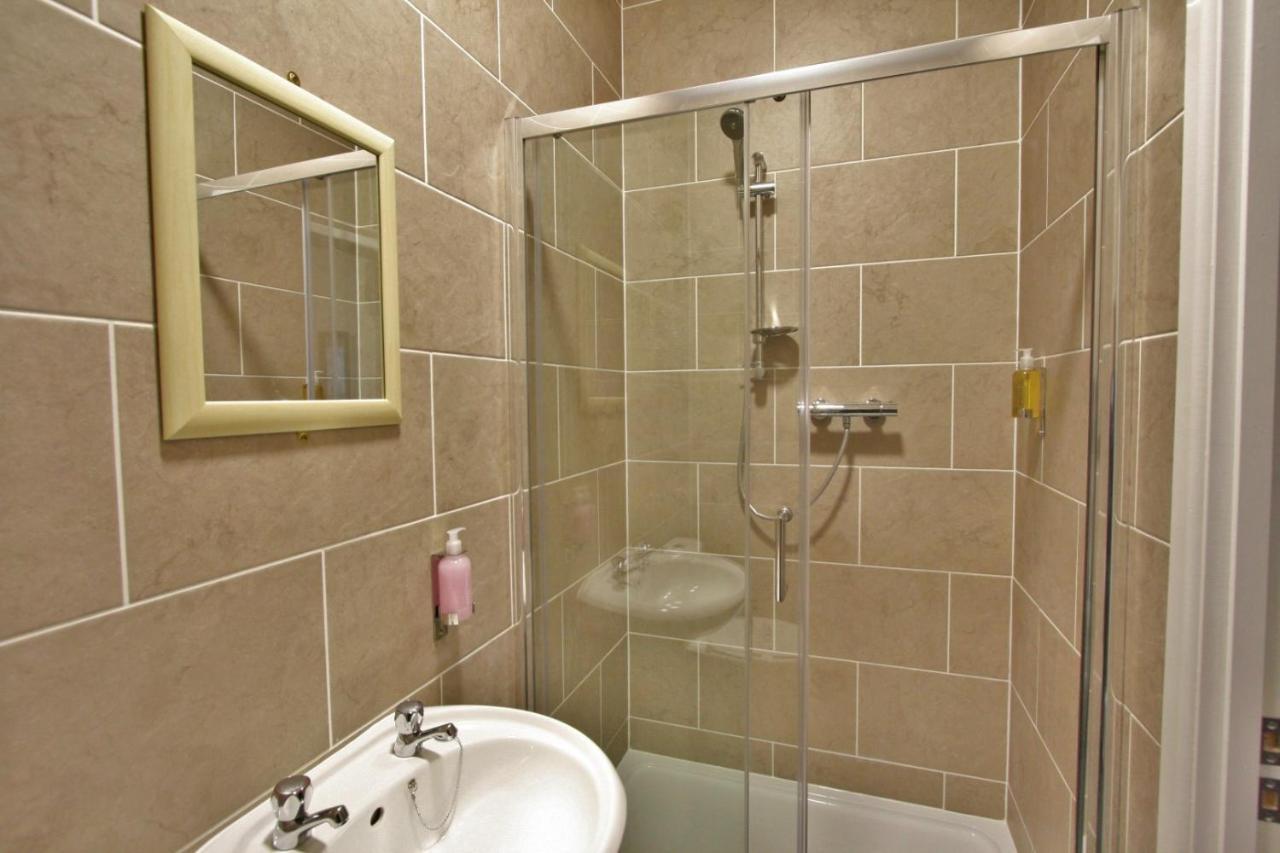 New County Hotel & Serviced Apartments By Roomsbooked Gloucester Ngoại thất bức ảnh